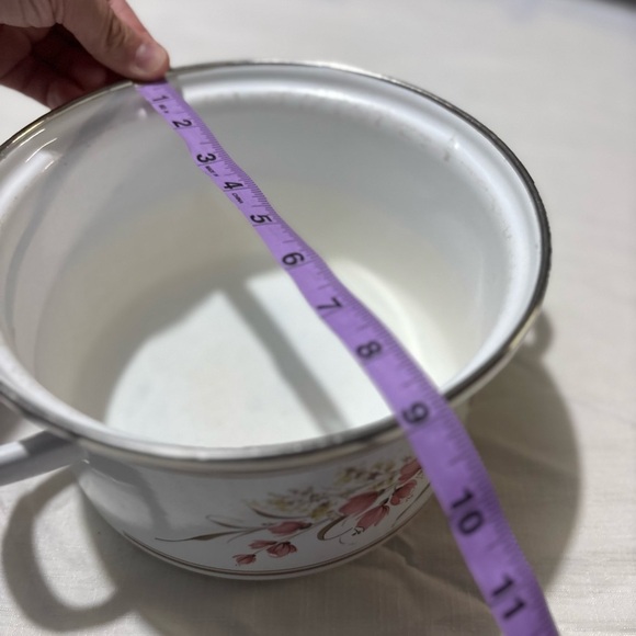 Vintage set of 4 White Floral Saucepans, Pans and Pots with Brown Handle - Picture 10 of 16